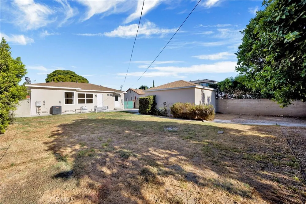6643 Colbath Avenue Valley Glen, CA 91405