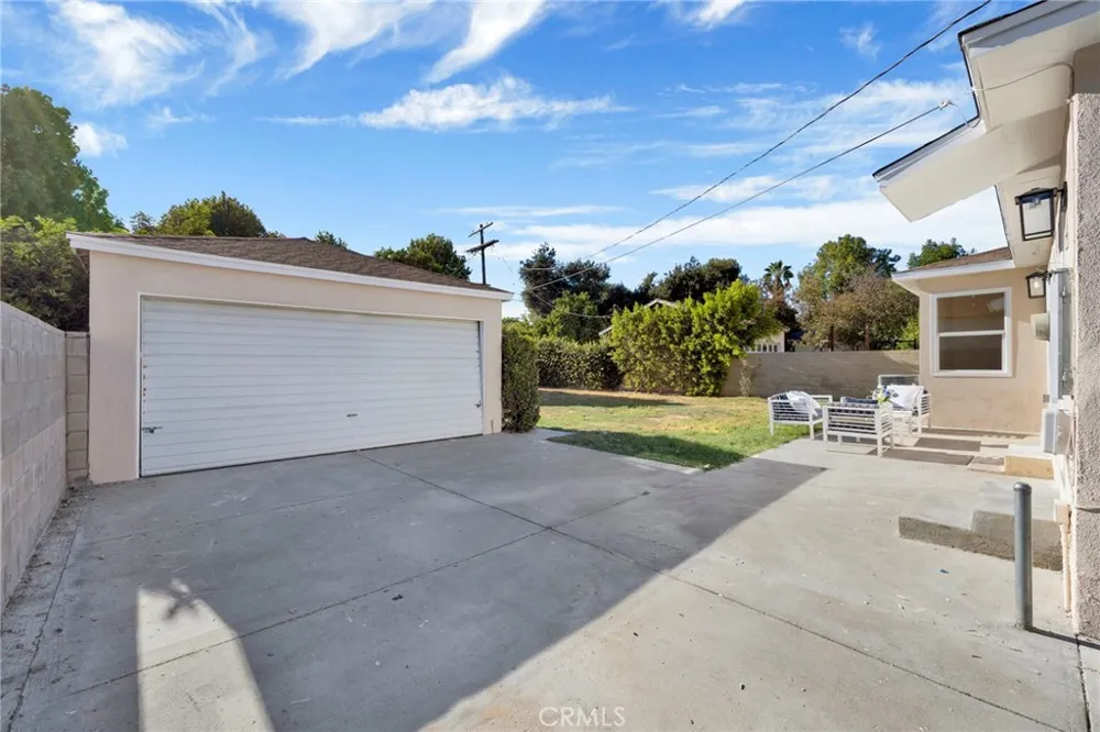 6643 Colbath Avenue Valley Glen, CA 91405