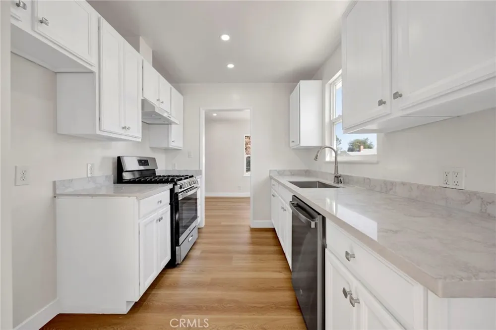 6643 Colbath Avenue Valley Glen, CA 91405