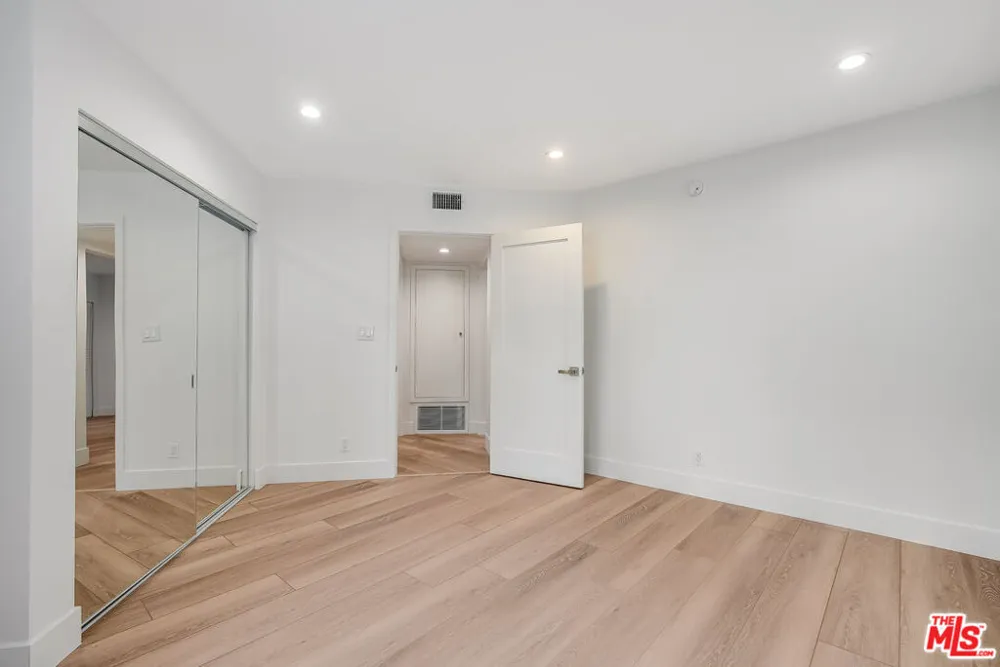 11675 Darlington Avenue #103 Los Angeles, CA 90049
