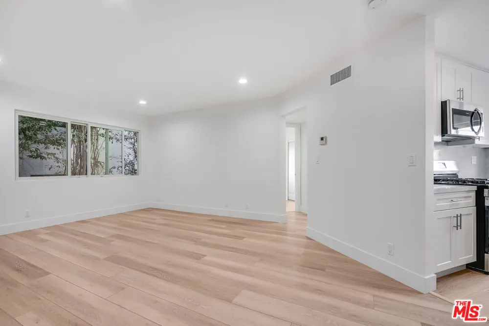 11675 Darlington Avenue #103 Los Angeles, CA 90049