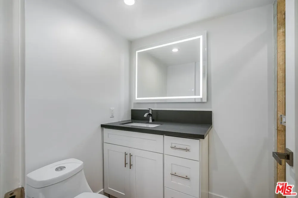 11675 Darlington Avenue #103 Los Angeles, CA 90049