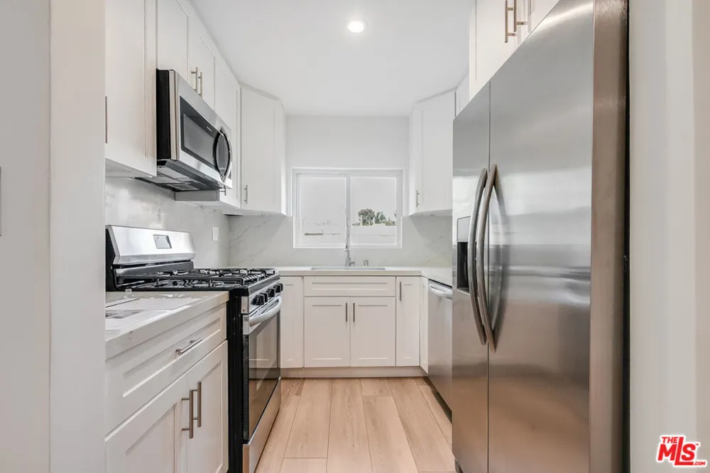 11675 Darlington Avenue #103 Los Angeles, CA 90049
