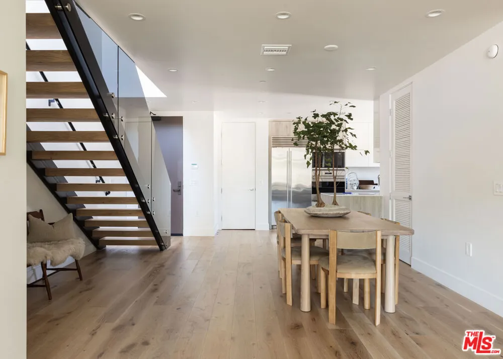 724 Croft Avenue #306 Los Angeles, CA 90069