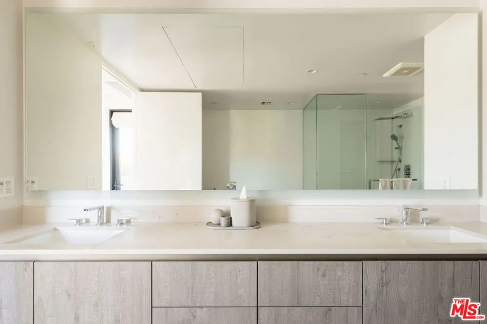 724 Croft Avenue #306 Los Angeles, CA 90069