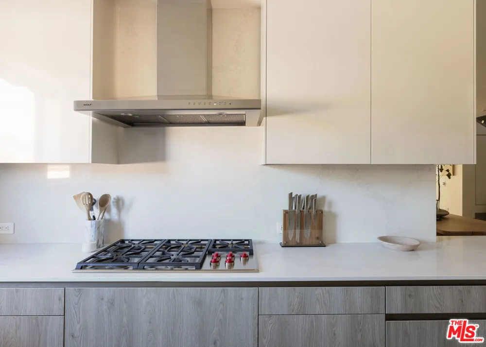 724 Croft Avenue #306 Los Angeles, CA 90069