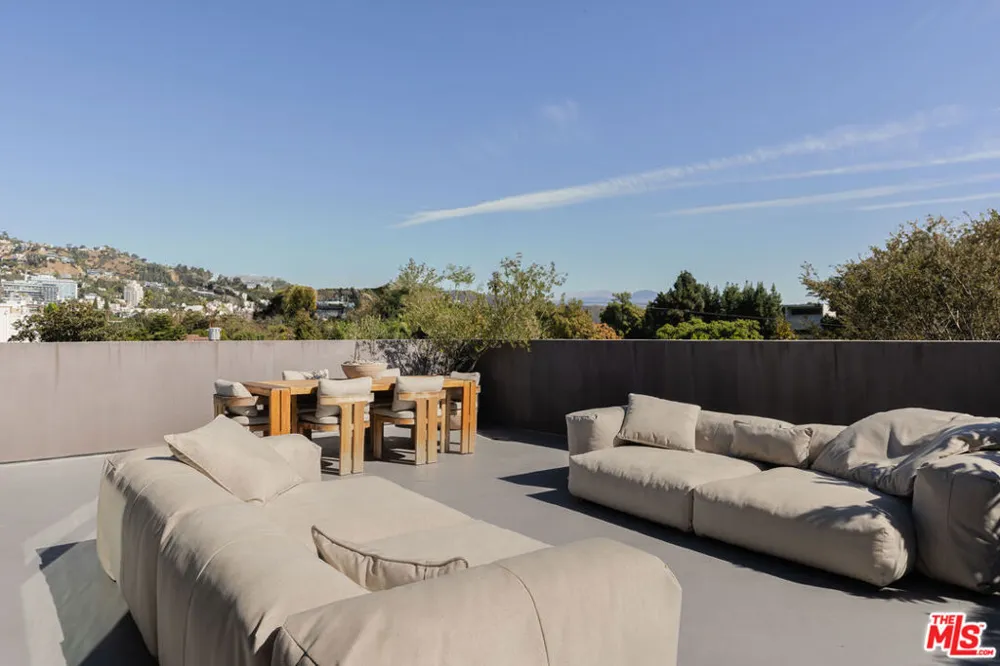 724 Croft Avenue #306 Los Angeles, CA 90069