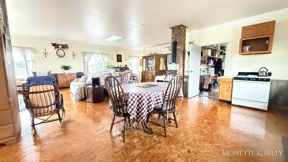 8454 E Skeels Road Holton, MI 49425