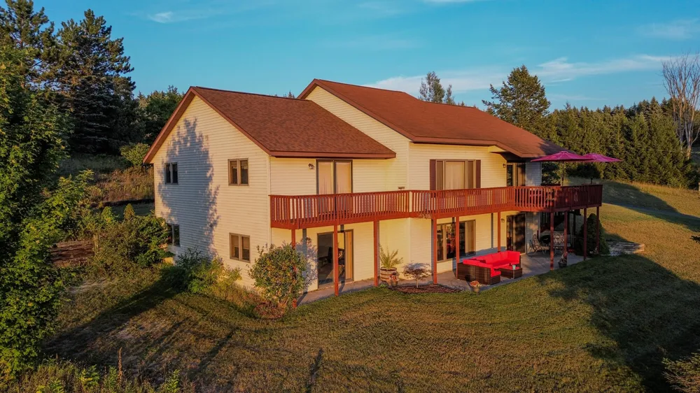 8055 7 Mesick, MI 49668