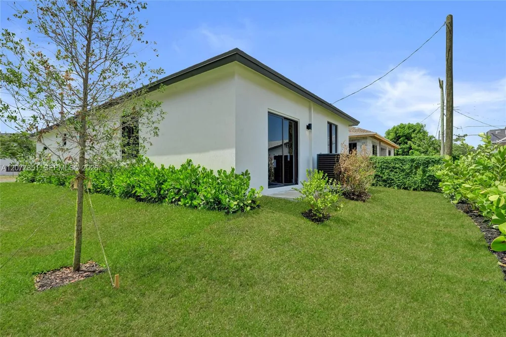 599 SW 12th Ave Dania Beach, FL 33004