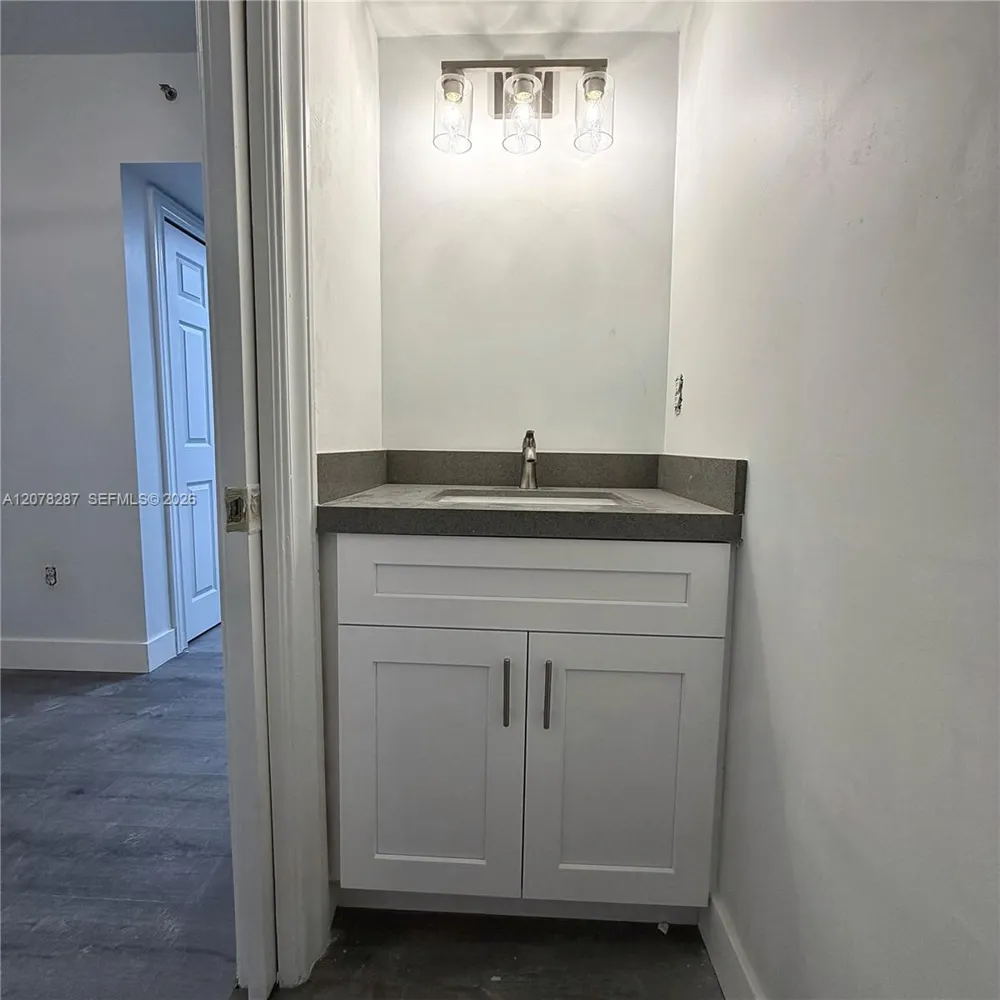 120 S Douglas Rd #405 Coral Gables, FL 33134