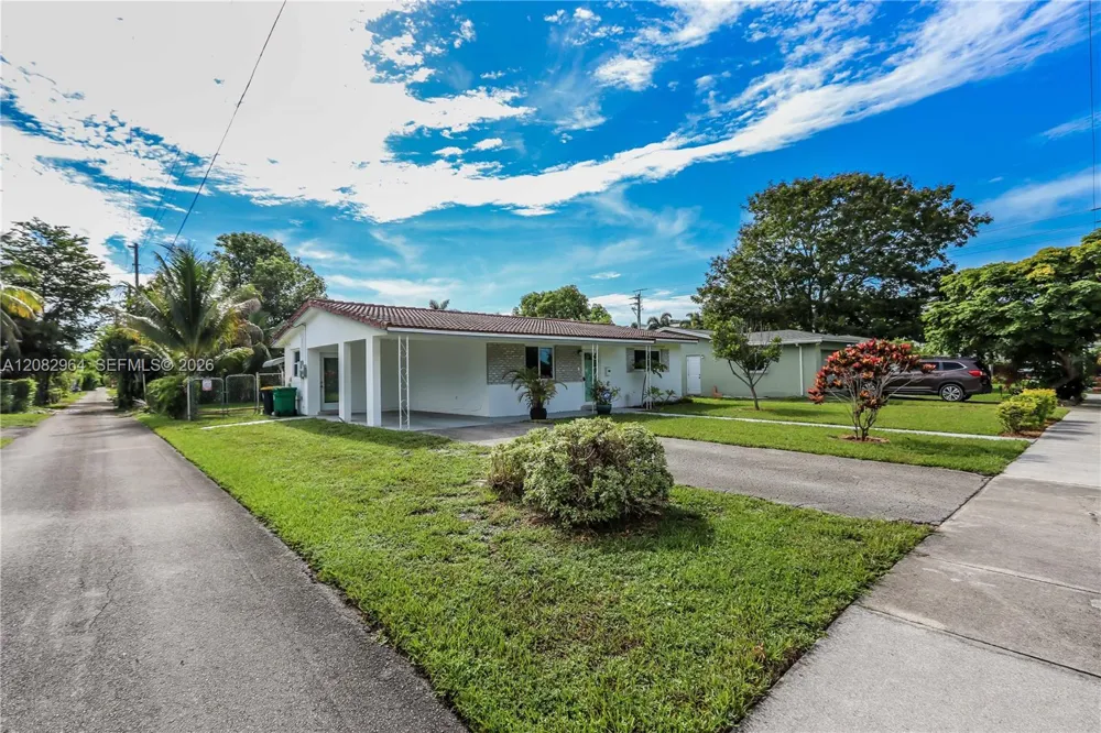 206 NE 5th Ave Dania Beach, FL 33004