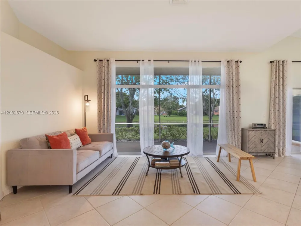 2549 Egret Lake Dr Green Acres, FL 33413