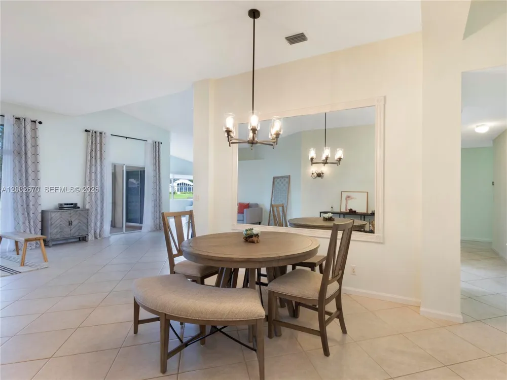 2549 Egret Lake Dr Green Acres, FL 33413