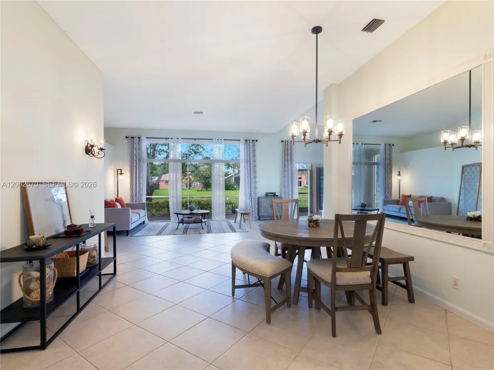 2549 Egret Lake Dr Green Acres, FL 33413