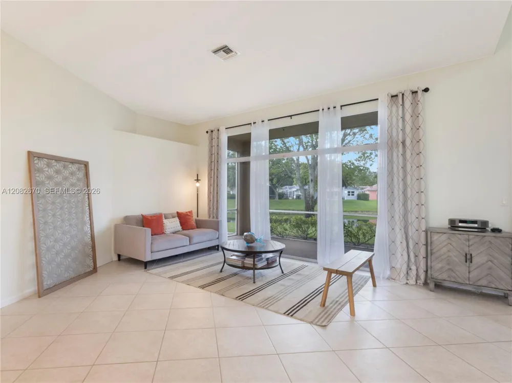 2549 Egret Lake Dr Green Acres, FL 33413