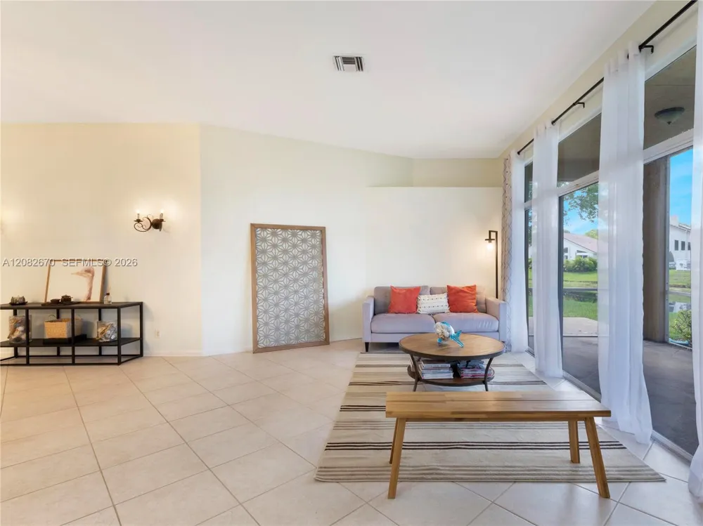 2549 Egret Lake Dr Green Acres, FL 33413