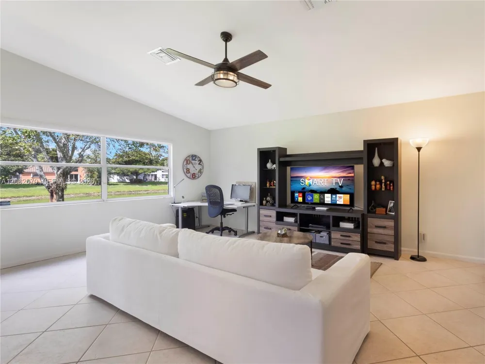 2549 Egret Lake Dr Green Acres, FL 33413