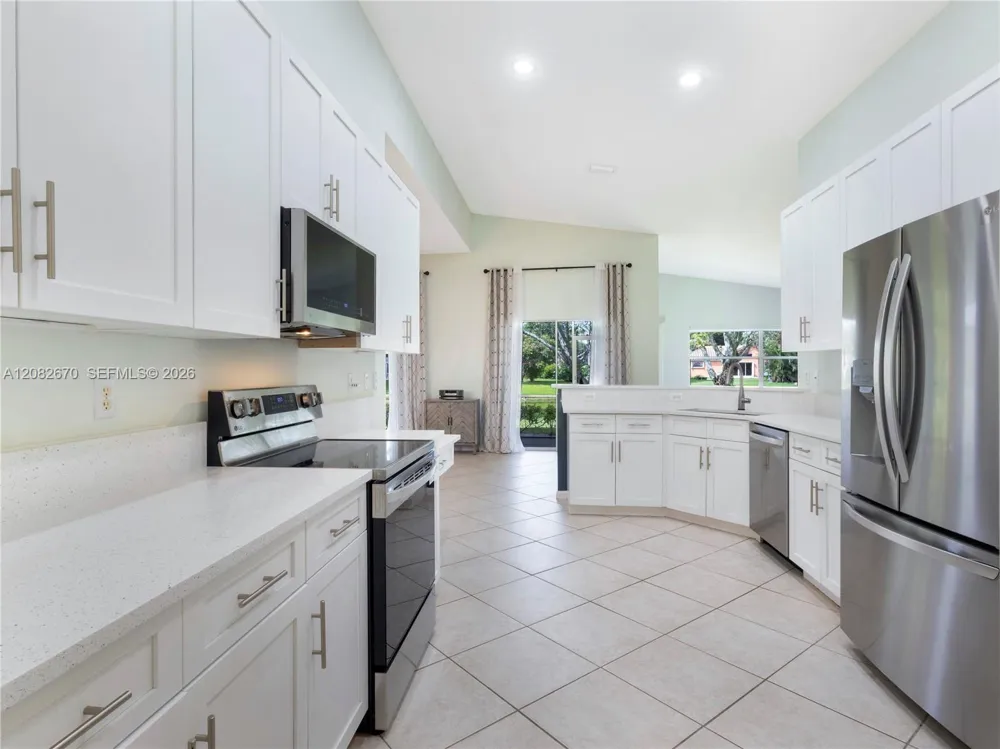 2549 Egret Lake Dr Green Acres, FL 33413