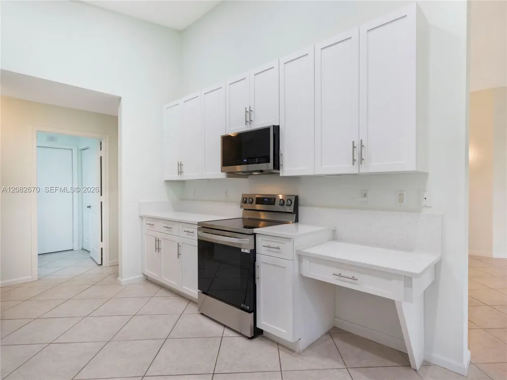 2549 Egret Lake Dr Green Acres, FL 33413