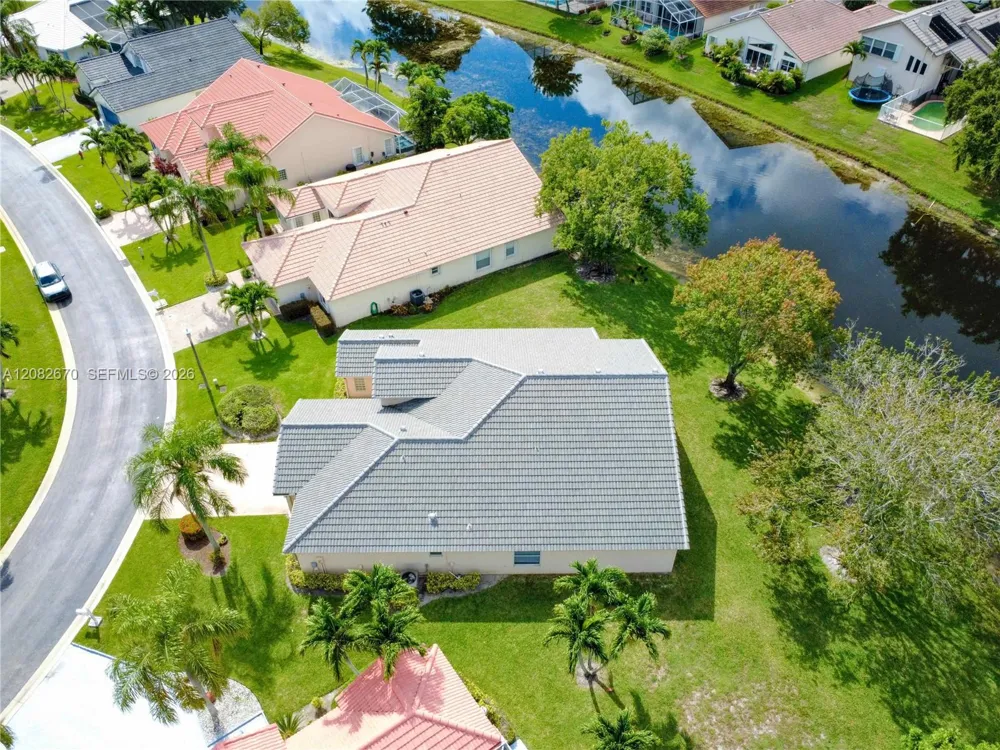 2549 Egret Lake Dr Green Acres, FL 33413