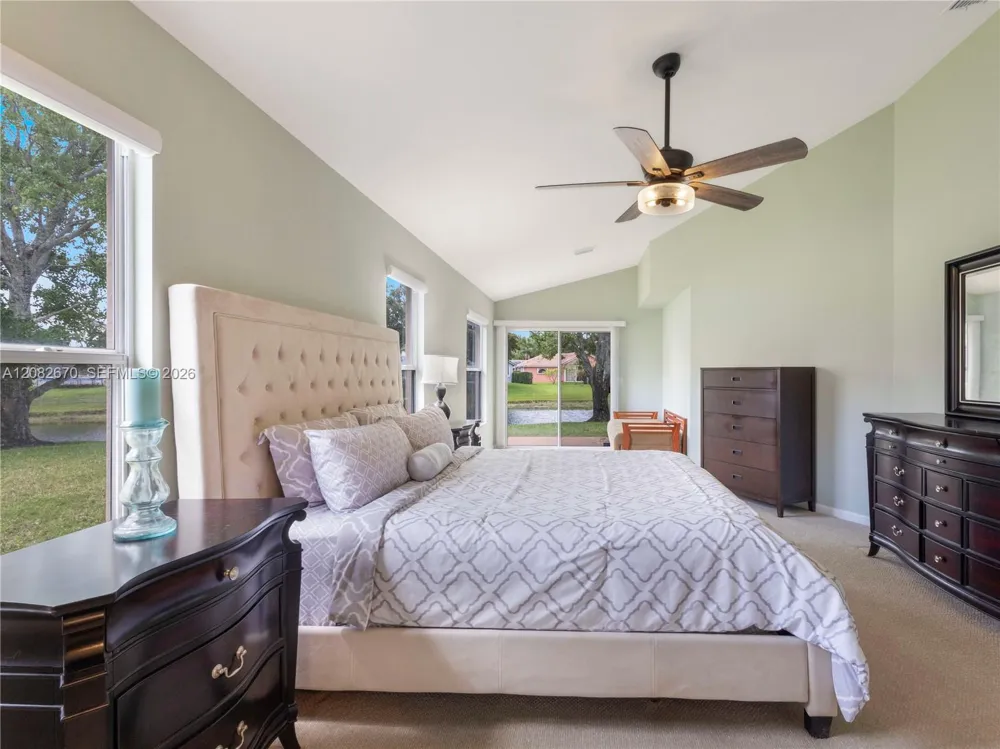2549 Egret Lake Dr Green Acres, FL 33413