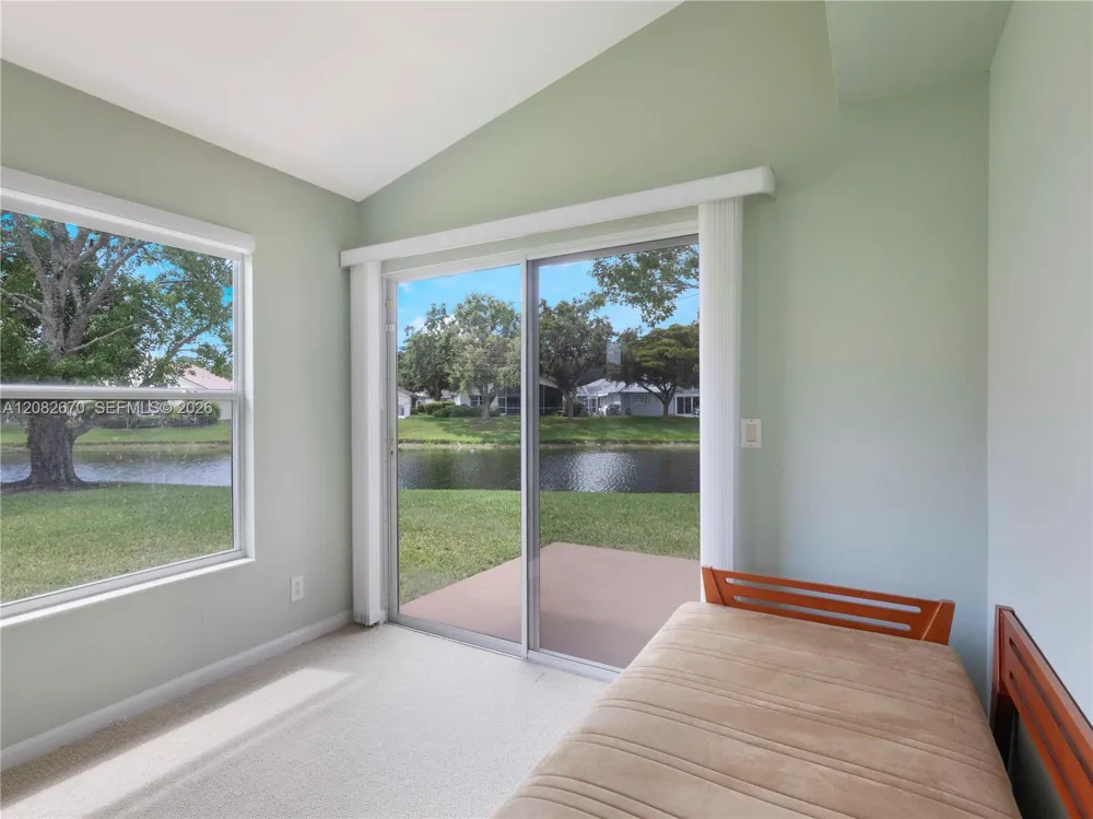 2549 Egret Lake Dr Green Acres, FL 33413