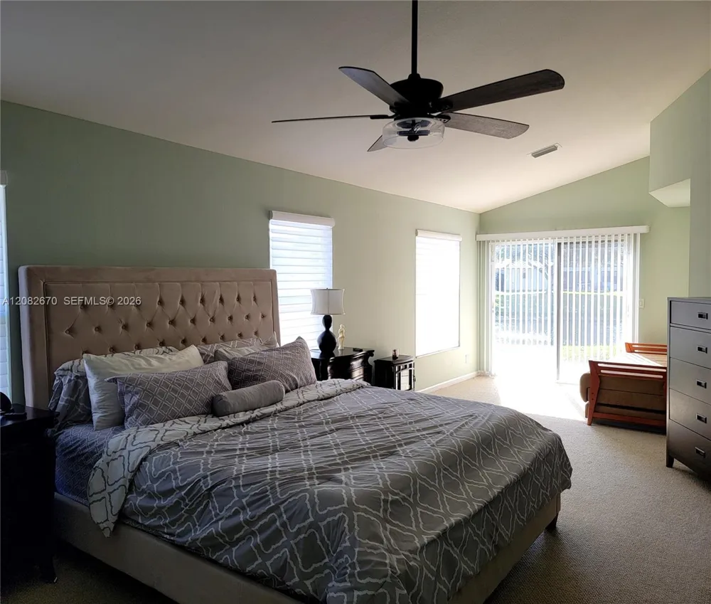 2549 Egret Lake Dr Green Acres, FL 33413