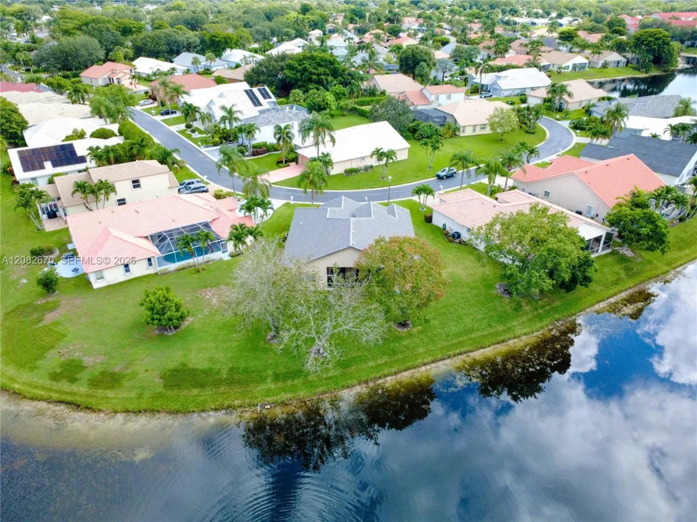 2549 Egret Lake Dr Green Acres, FL 33413