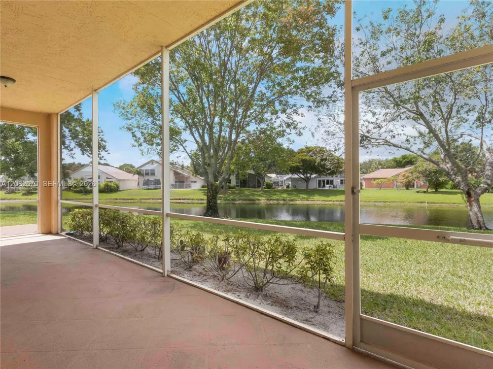 2549 Egret Lake Dr Green Acres, FL 33413