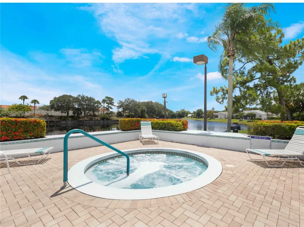 2549 Egret Lake Dr Green Acres, FL 33413