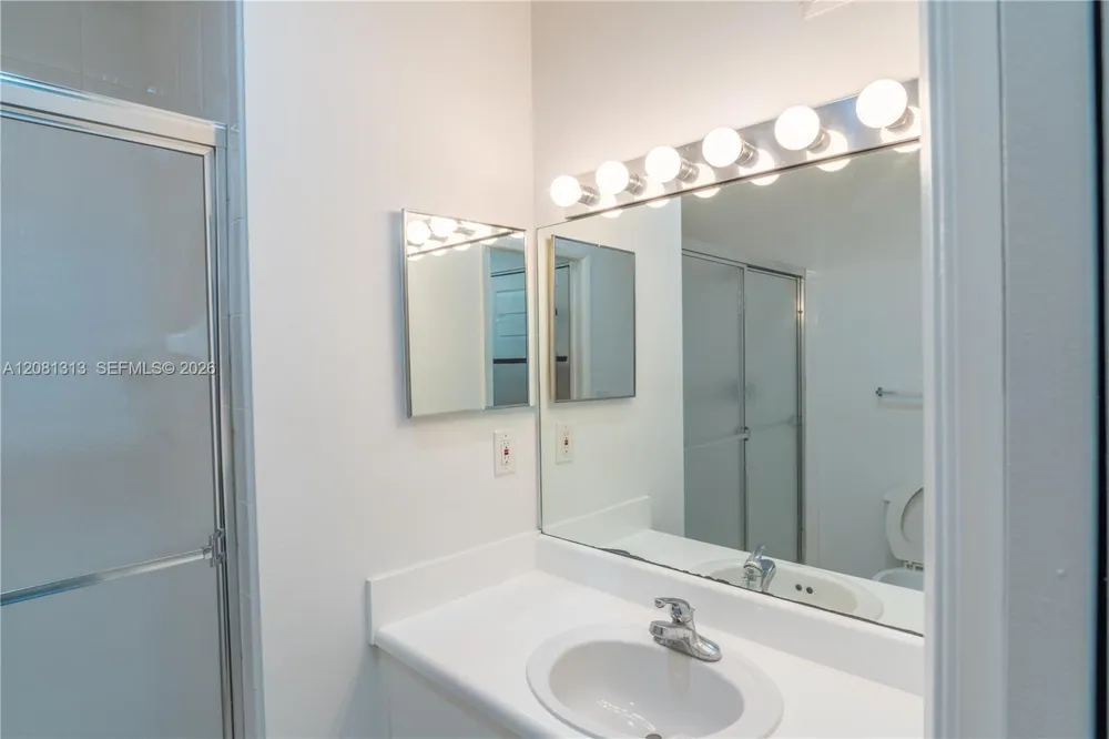 7920 Nob Hill Rd #305 Tamarac, FL 33321