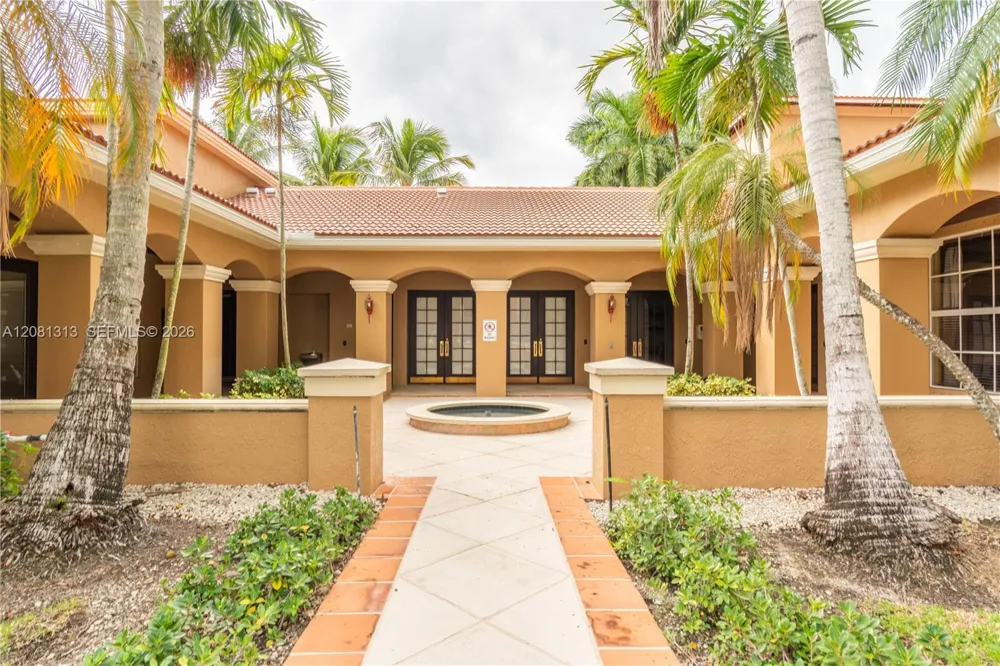 7920 Nob Hill Rd #305 Tamarac, FL 33321