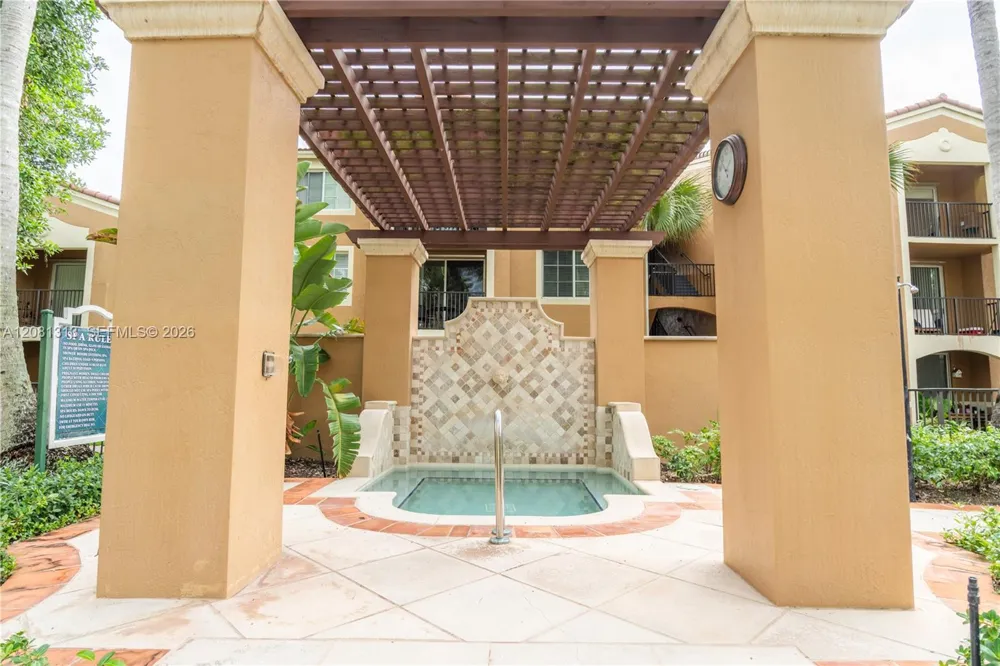 7920 Nob Hill Rd #305 Tamarac, FL 33321