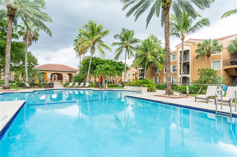 7920 Nob Hill Rd #305 Tamarac, FL 33321