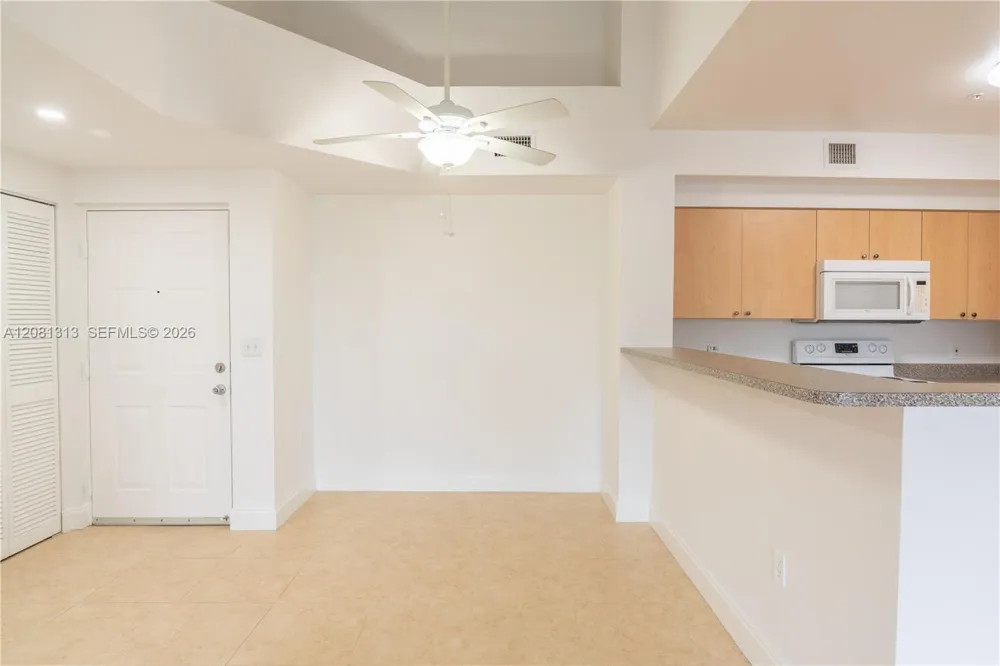 7920 Nob Hill Rd #305 Tamarac, FL 33321