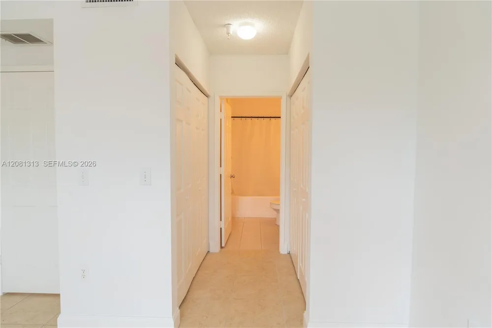 7920 Nob Hill Rd #305 Tamarac, FL 33321