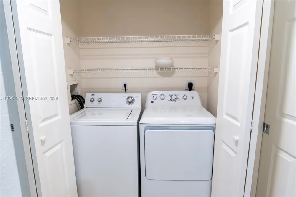 7920 Nob Hill Rd #305 Tamarac, FL 33321