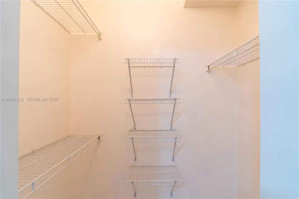 7920 Nob Hill Rd #305 Tamarac, FL 33321