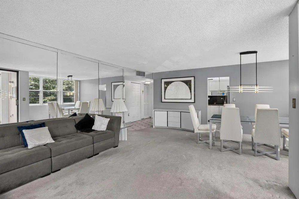 1400 Saint Charles Place #313 Pembroke Pines, FL 33026