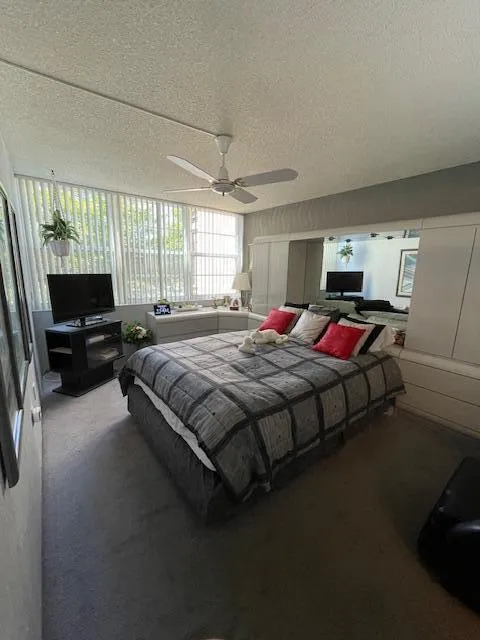 1400 Saint Charles Place #313 Pembroke Pines, FL 33026