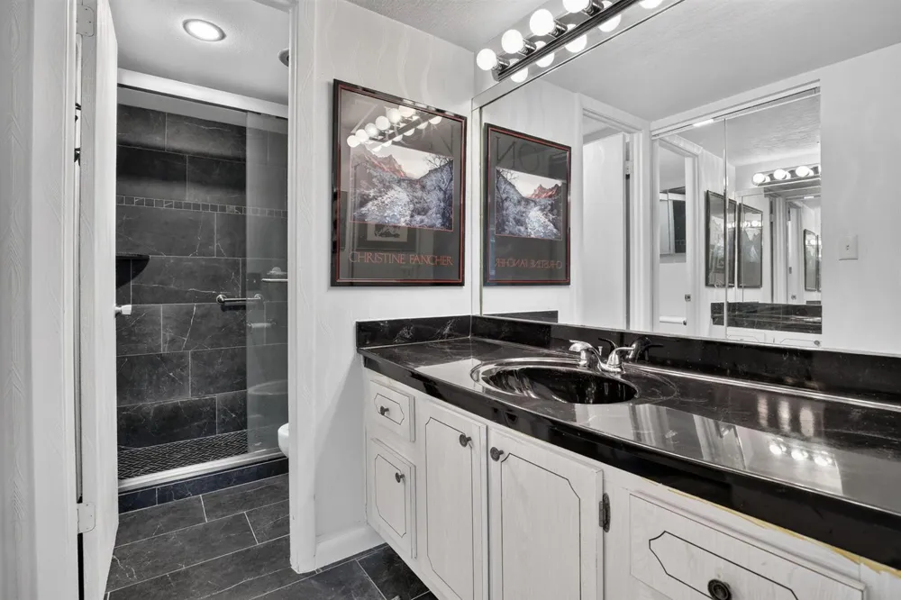 1400 Saint Charles Place #313 Pembroke Pines, FL 33026