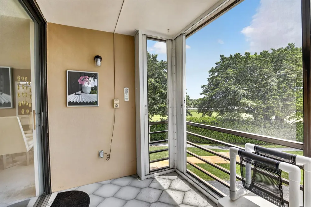 1400 Saint Charles Place #313 Pembroke Pines, FL 33026