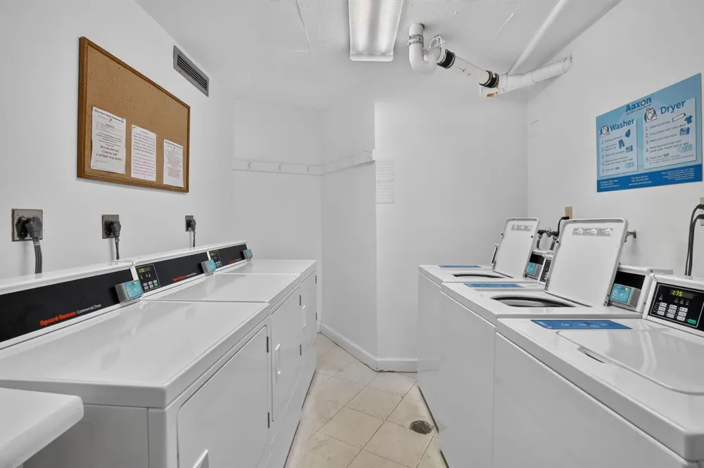 1400 Saint Charles Place #313 Pembroke Pines, FL 33026