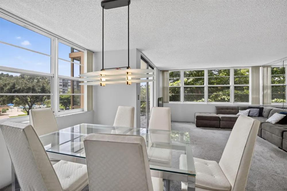 1400 Saint Charles Place #313 Pembroke Pines, FL 33026