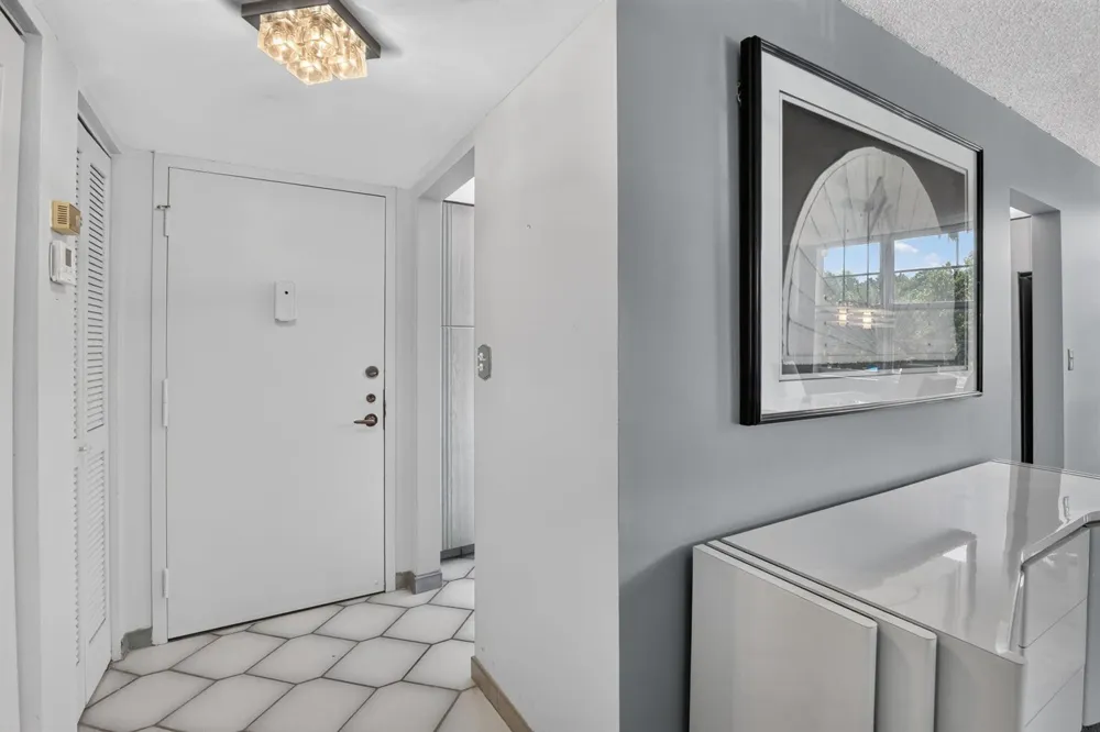 1400 Saint Charles Place #313 Pembroke Pines, FL 33026