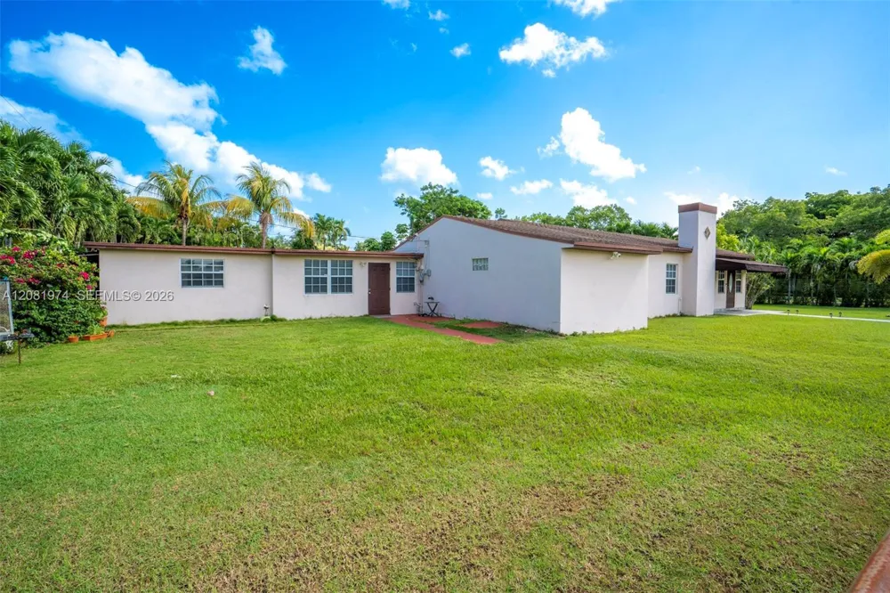 141 NE 14th St Homestead, FL 33030