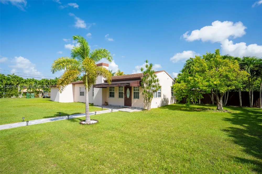 141 NE 14th St Homestead, FL 33030