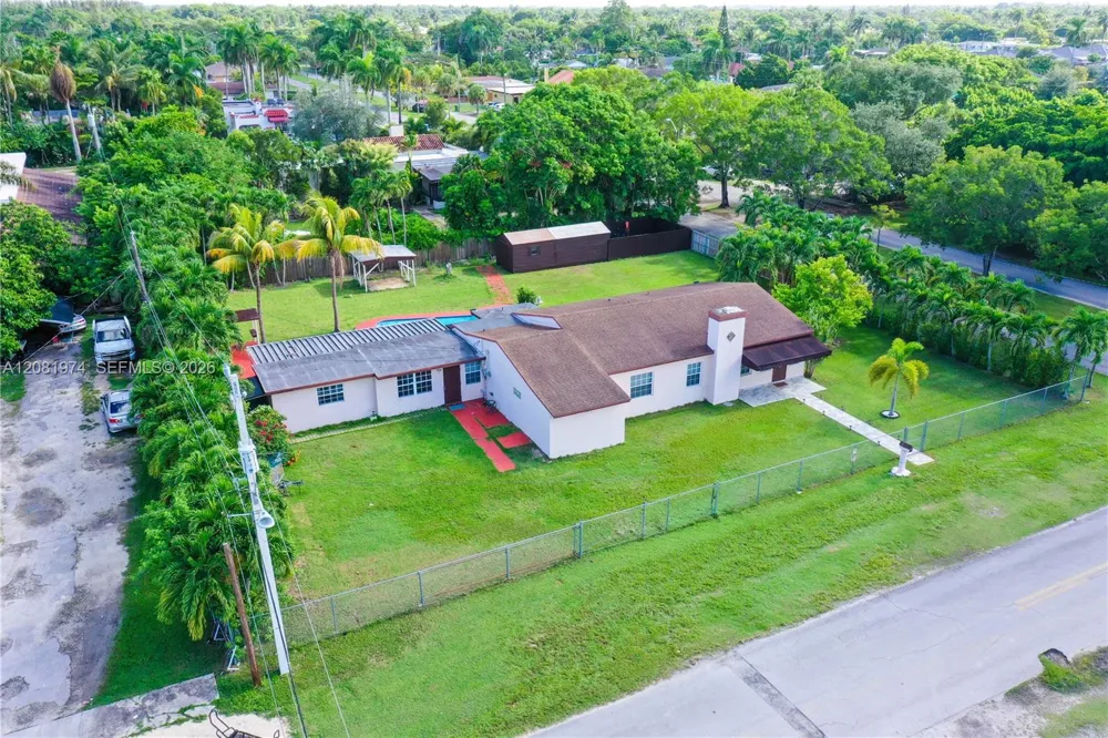 141 NE 14th St Homestead, FL 33030