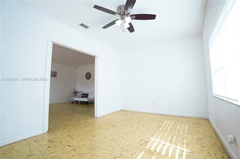 141 NE 14th St Homestead, FL 33030